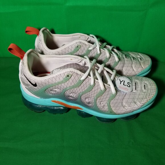 Nike Air VaporMax Plus Mens Size 9.5 Gray Green Athletic Running Shoes Sneakers - Picture 3 of 15
